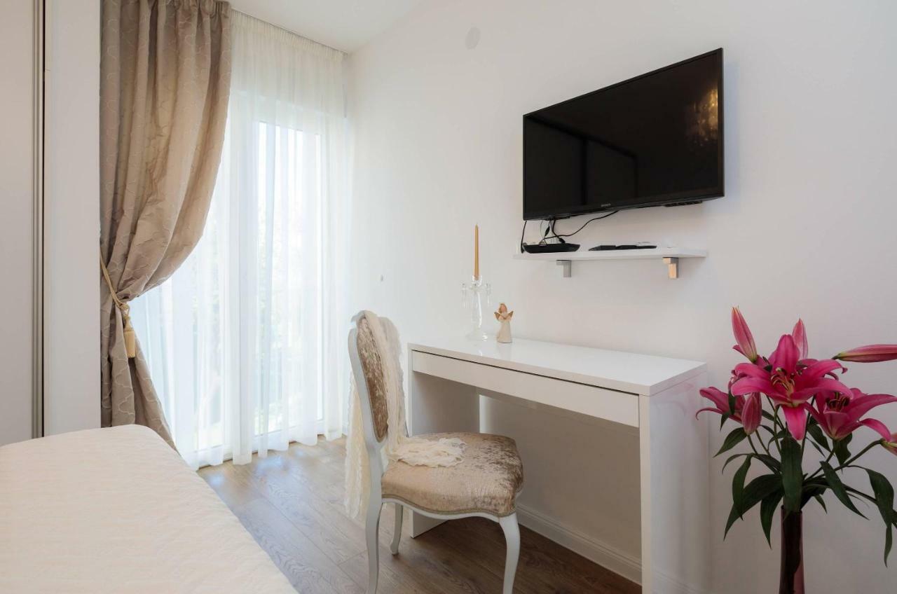 Apartment Amoretta With Parking สปลิท ภายนอก รูปภาพ